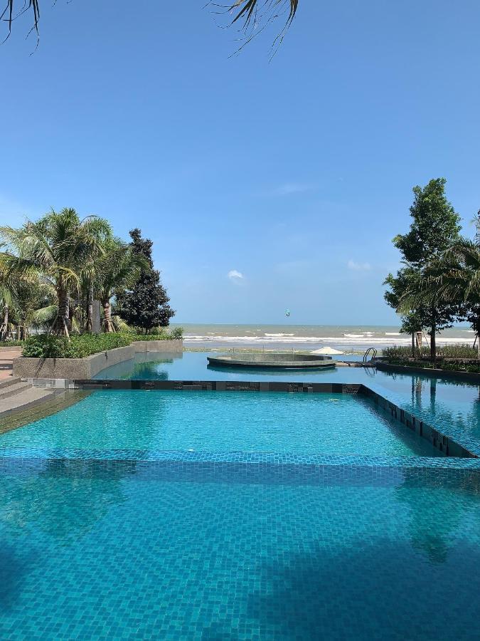 Timur Bay Groundfloor Pool & Seaview Куантан Экстерьер фото